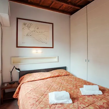 38 Vicolo De' Cinque Apartment *